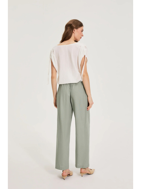 Moodo Hlače s dodatkom lana maslinasto zelene Moodo