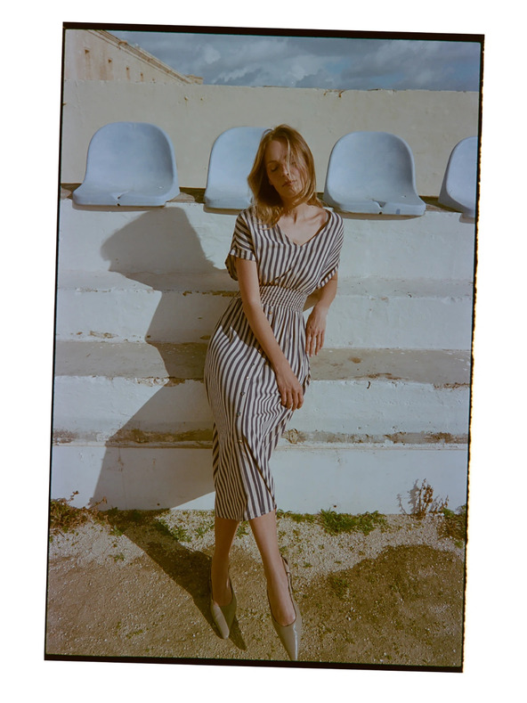 Moodo Haljina od viskoze u prugama tamno plava Moodo