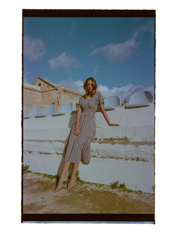 Moodo Haljina od viskoze u prugama tamno plava Moodo