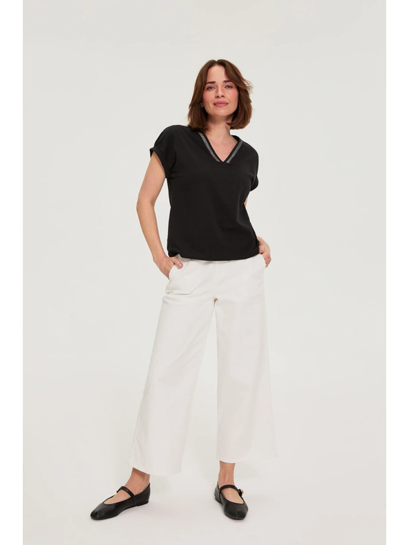 Moodo Pamučna majica s V izrezom crna Moodo