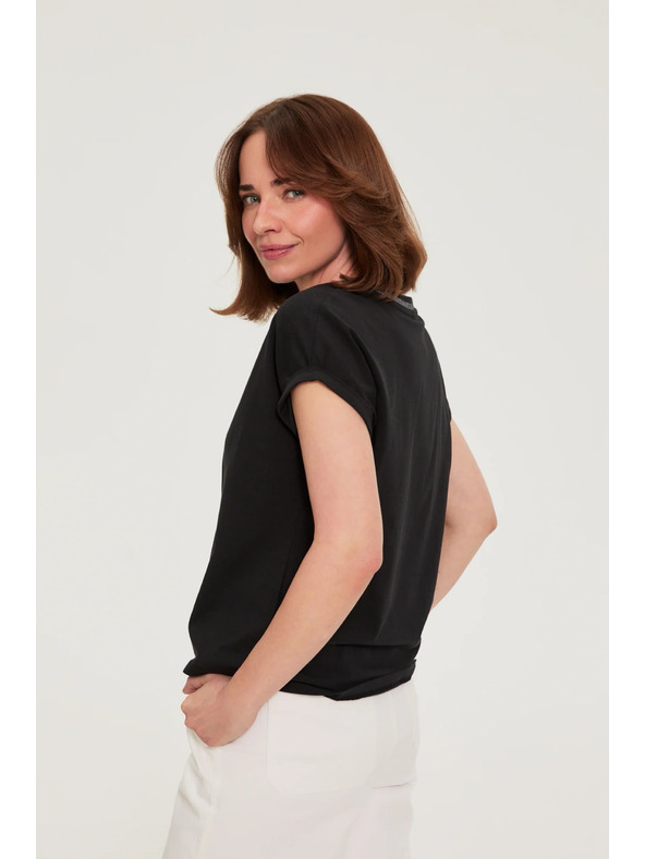 Moodo Pamučna majica s V izrezom crna Moodo