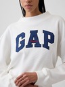 GAP Oversize majica s logom GAP