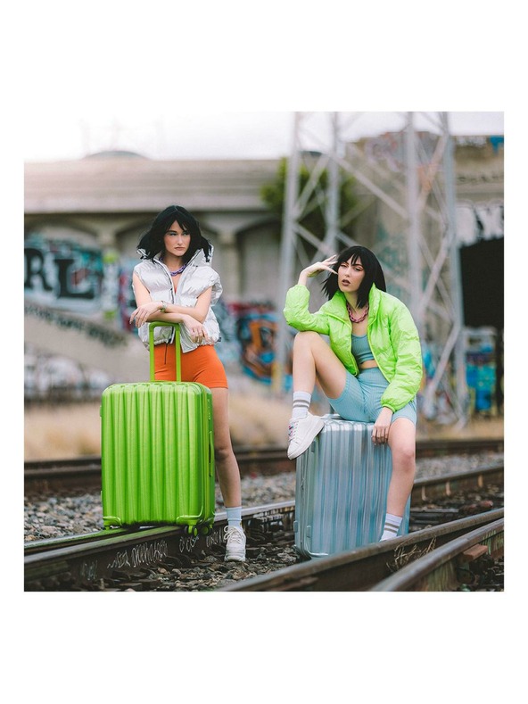 Heys Heys Astro M tamno sivi putni kovčeg