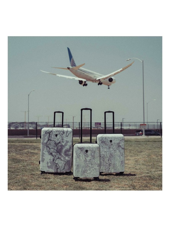 Heys Crno-bijeli putni kovčeg s uzorkom Heys Journey 3G M Black/White Map