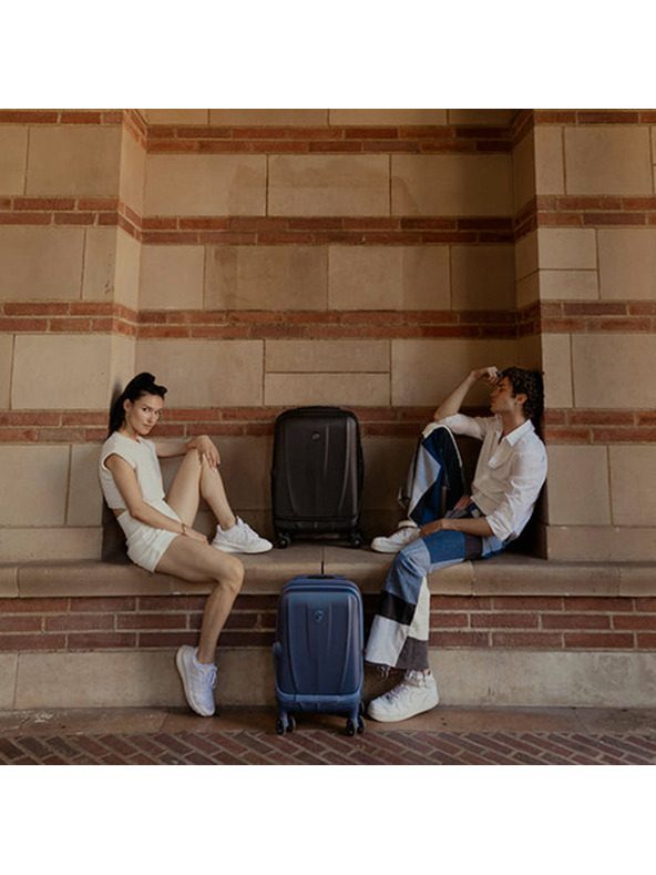 Heys Putni kofer Heys Vantage Smart Luggage M Black