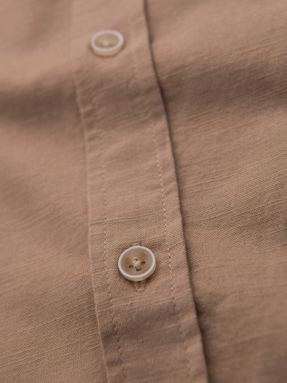 Ombre Clothing Muška lanena košulja s klasičnim ovratnikom i džepovima REGULAR FIT - svetlo smeđa V7 OM-SHCS-0134 Ombre Clothing
