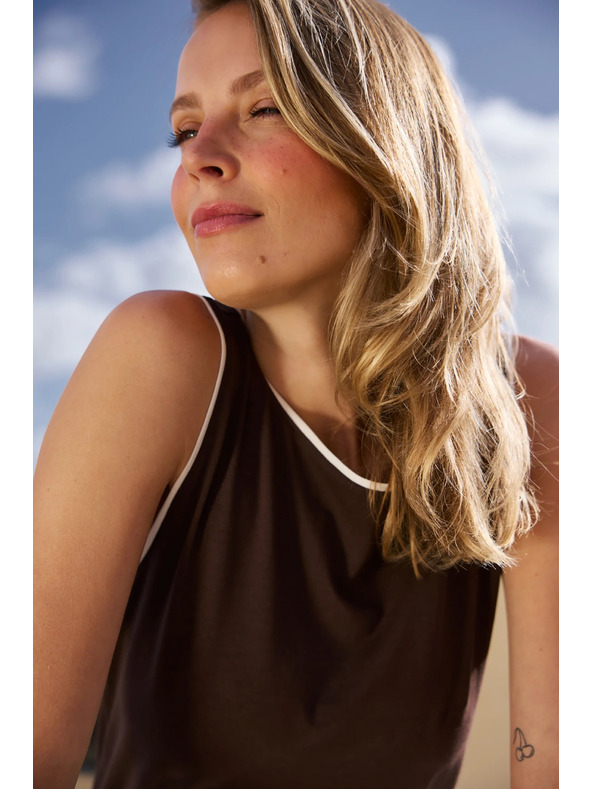 Moodo Smeđi top Moodo