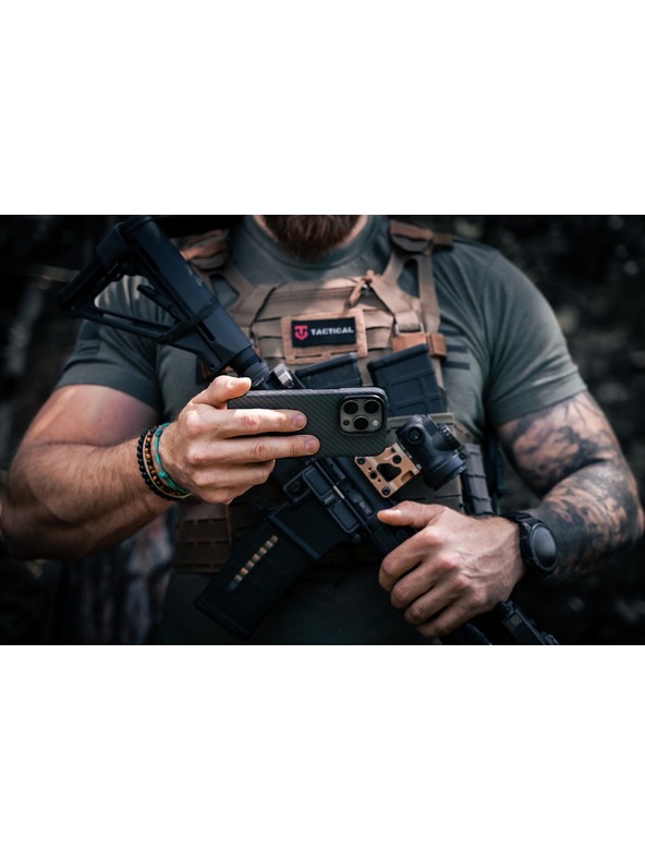 Tactical Tactical MagForce Aramid Zaštita za Apple iPhone 16 Black