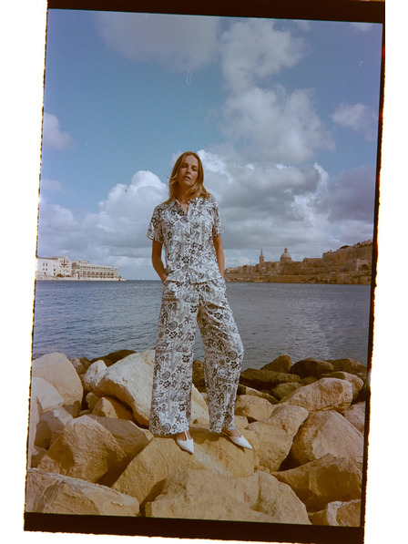 Moodo Hlače od viskože sa tiskom mornarsko plave Moodo