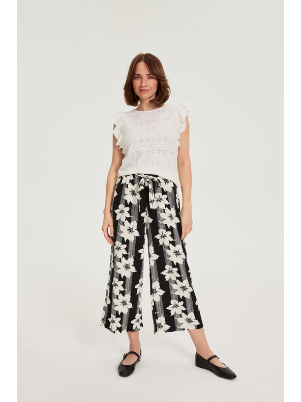 Moodo Bluza s volanom na rukavima bijela Moodo