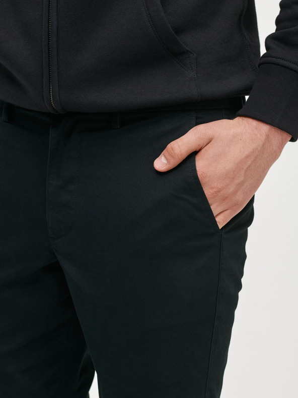GAP Slim khaki hlače GAP