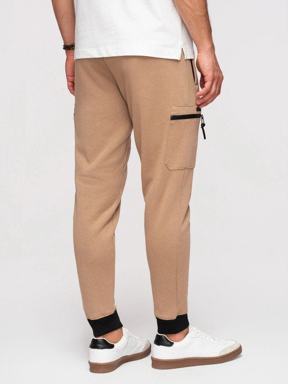 Ombre Clothing Muške trenirke JOGGER s džepovima na bedrima i kontrastnim vstavljenim dijelovima - svijetlo smeđa V4 OM-PASK-0222 Ombre Clothing