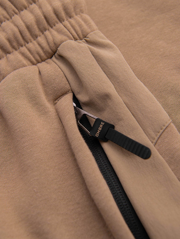 Ombre Clothing Muške trenirke JOGGER s džepovima na bedrima i kontrastnim vstavljenim dijelovima - svijetlo smeđa V4 OM-PASK-0222 Ombre Clothing