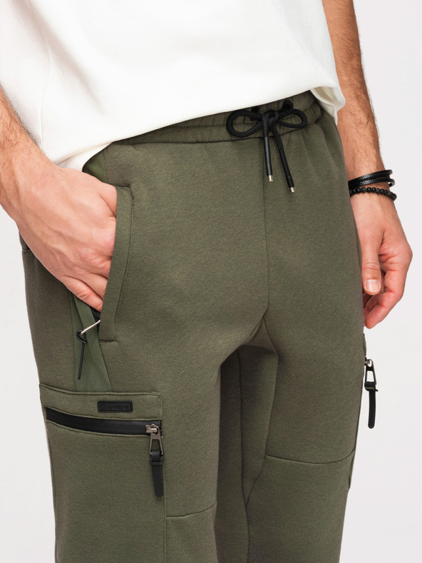 Ombre Clothing Muške trenirke JOGGER s džepovima na bedrima i kontrastnim vstavljenim dijelovima - maslinasto zelena V5 OM-PASK-0222 Ombre Clothing