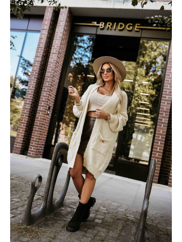 numoco basic Modna oversized kardigan sa dekorativnom brošom i prakticnim džepovima - bež