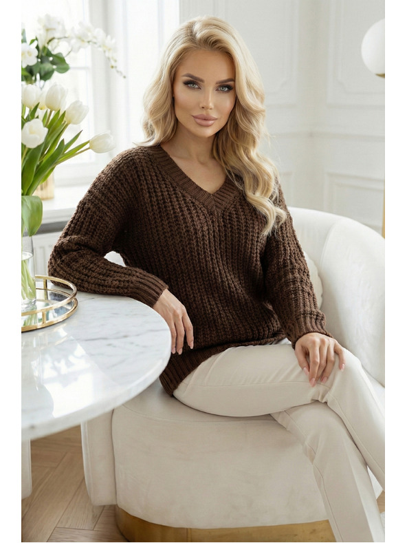numoco basic Topao oversized pulover sa gustom tkaninom i V izrezom - čokolada