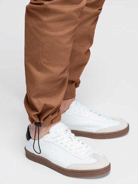Ombre Clothing Muške hlače s cargo džepovima i remenom nogavica - topla smeđa V2 P1526 Ombre Clothing
