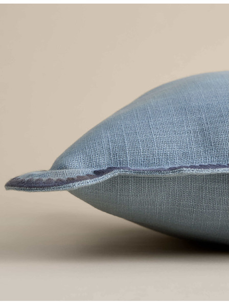 Marks & Spencer Veliki rebrasti jastuk s vezom, od čistog pamuka Marks & Spencer plava