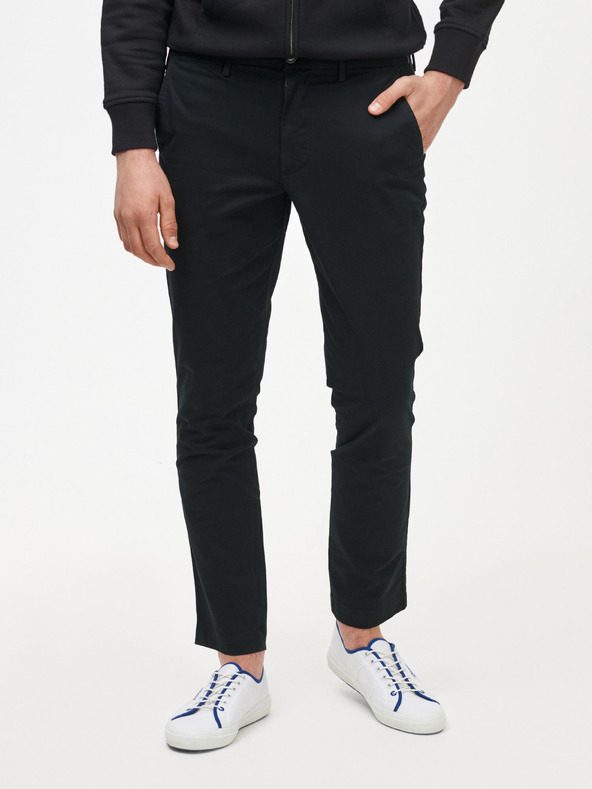 GAP Slim khaki hlače GAP