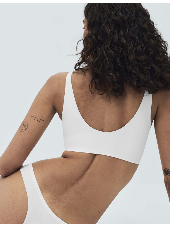 Marks & Spencer Nevidljivi Body Invisibles™ skraćeni top bez kostice (A–E) Marks & Spencer bijela
