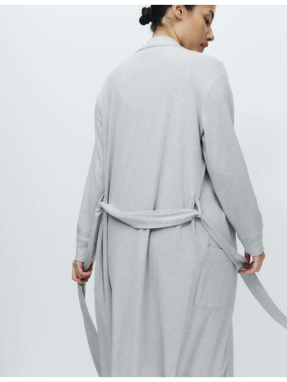 Marks & Spencer Ugodna rebrasta deka Marks & Spencer siva