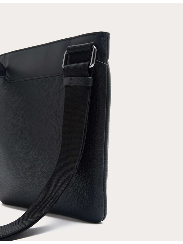 Marks & Spencer Kožna crossbody torba Marks & Spencer crna