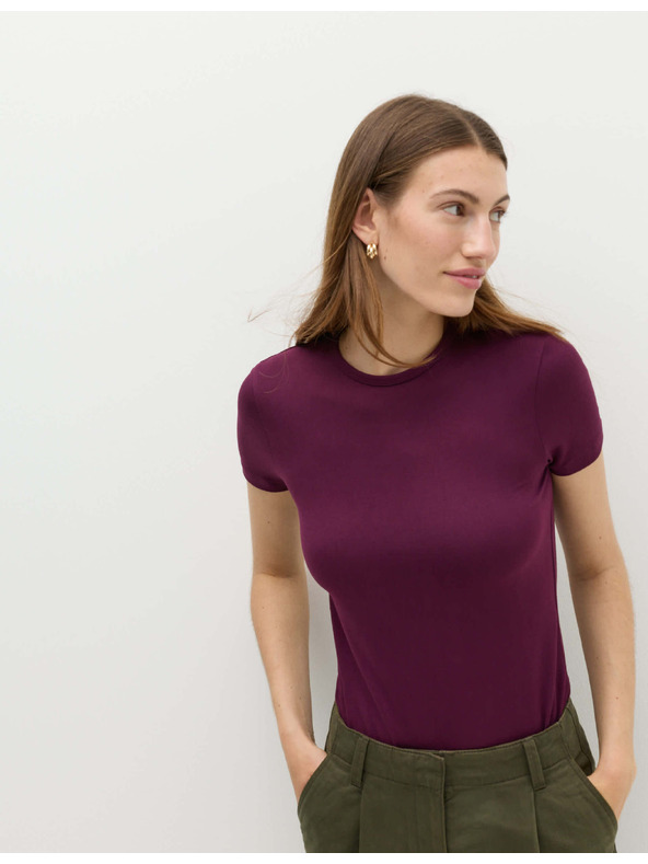 Marks & Spencer Prilegajuca majica s visokim izrezom Marks & Spencer ljubičasta