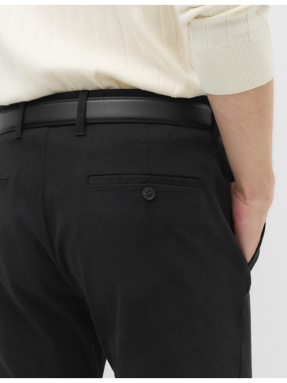 Marks & Spencer Marks & Spencer crni rastezljivi chinos hlače uskog kroja