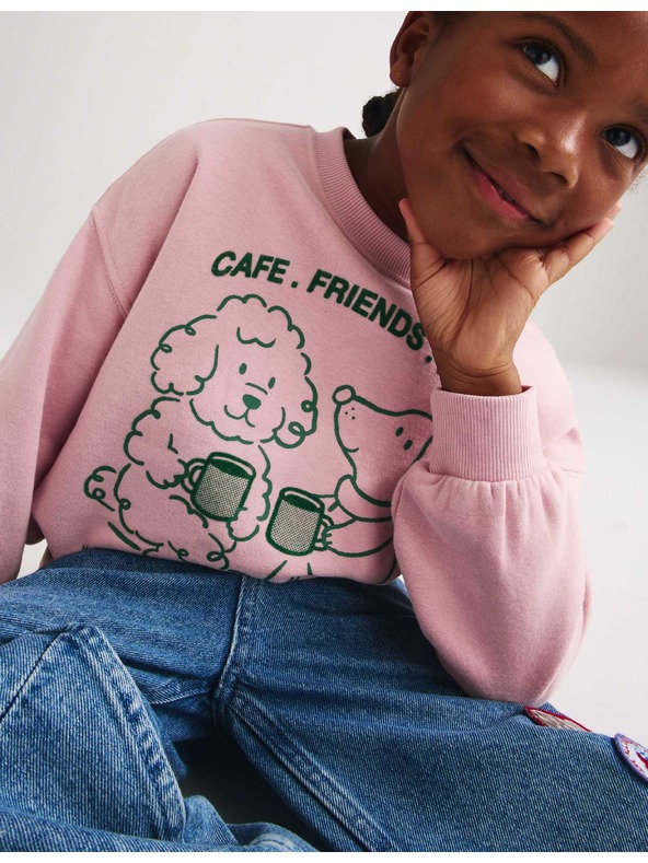 Marks & Spencer Dukserica s motivom Cafe Friends, s visokim udjelom pamuka (2–8 let) Marks & Spencer roza